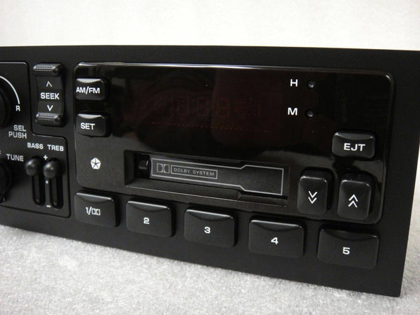 95-00 STRATUS CIRRUS SEBRING RADIO AM-FM-CASSETTE EK P04704368 Chrysler